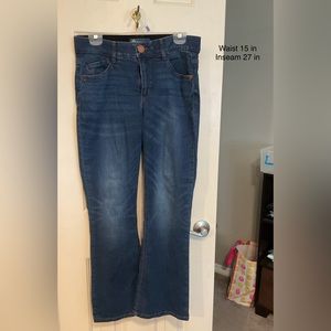 Democracy bootcut jeans
Size 8petite
See measurements on picture